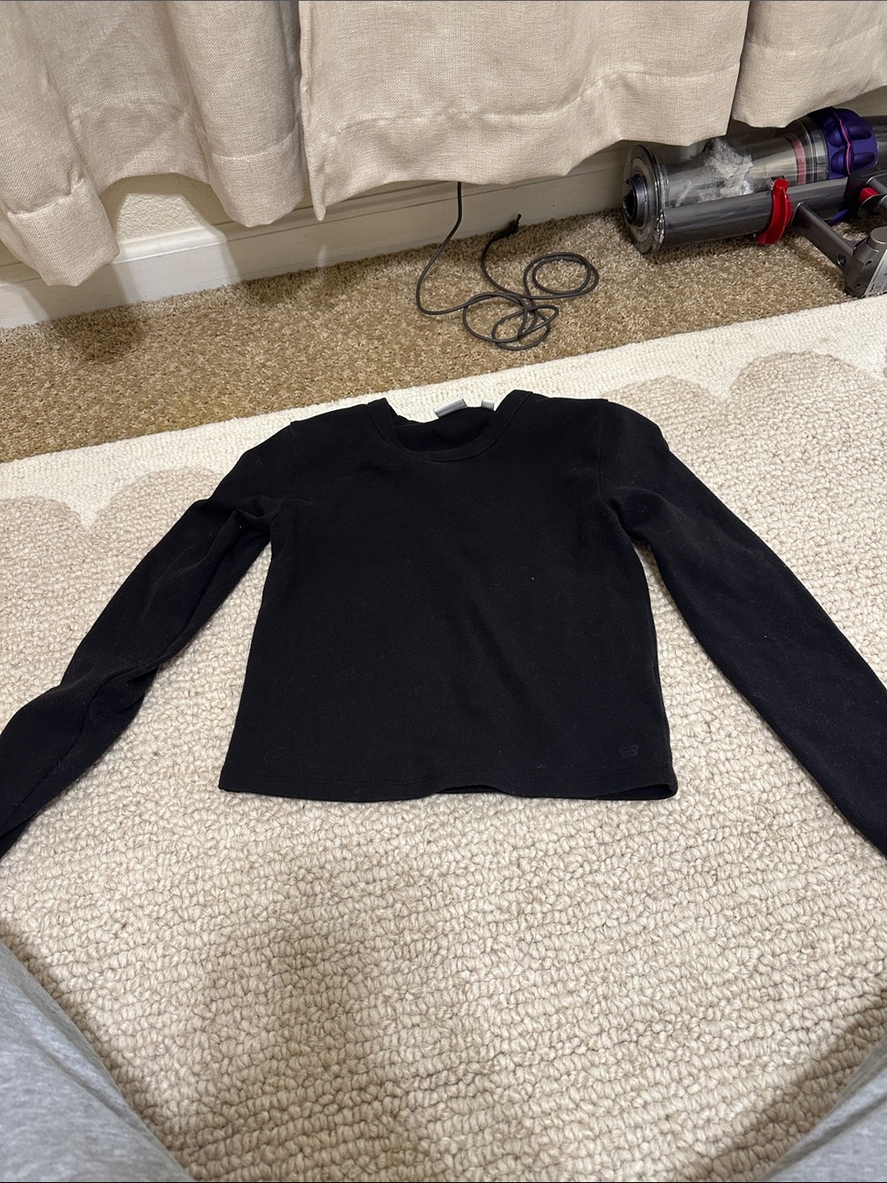 Aritzia Black Long-Sleeve Cropped Crewneck Top